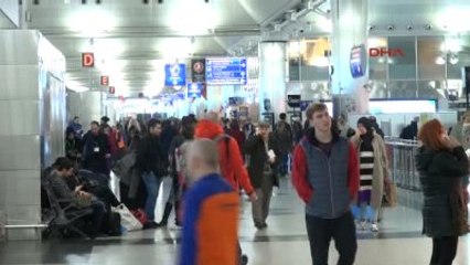 Uçak Seferlerinde İptaller 300'ü Geçti