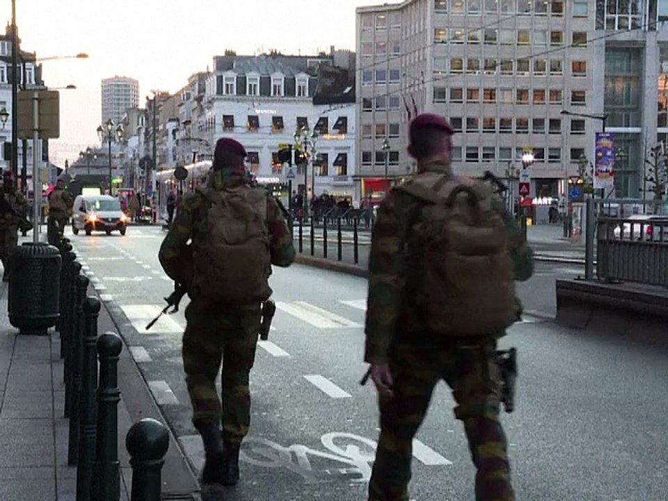 Arrestations à Bruxelles, ébranlée par la menace d'attentats à la veille du Nouvel An