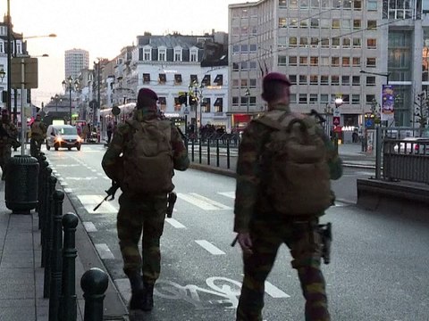 Arrestations à Bruxelles, ébranlée par la menace d'attentats à la veille du Nouvel An