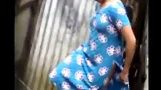 Girl changing clothes - Video Dailymotion