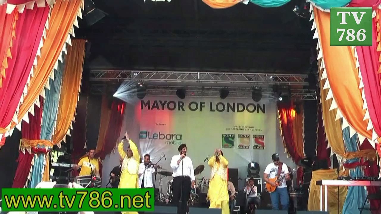 Oah Yaaro Kaun Nachdi : Punjabi Bhangra song by Heera Group