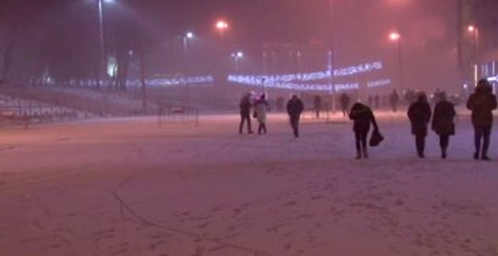 Taksim Meydanı'nda Polis Yeni Yıl İçin Geniş Güvenlik Önlemleri Aldı