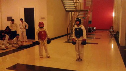 CLB Taekwondo ĐH Thăng Long thứ 5 31-12-2015 kỳ thi thăng cấp lần thứ 20 20151231_194533