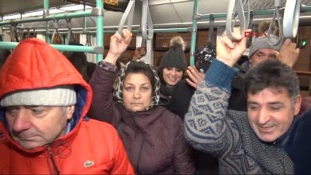 Tramvayda Bomba Süsü Verilmiş Paket Bulundu