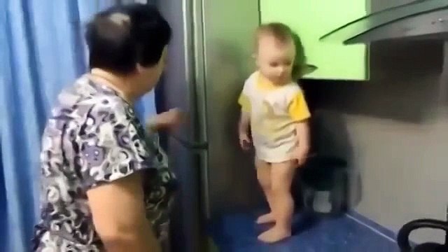 Внучка и бабушка) Это просто умора)