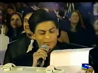 Shahrukh Khan Proposes Priyanka Chopra in Miss World  2000 Contest 'Marry Me'