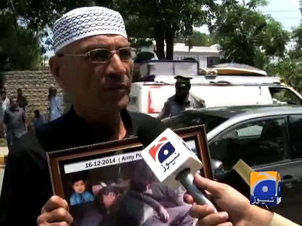 Imran Khan meet Families of Peshawar victims-Geo Reports-22 Jul 2015