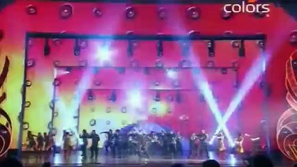 Shahrukh Khan Dance Performance On Criminal !! GiMA Global Indian Music Awards