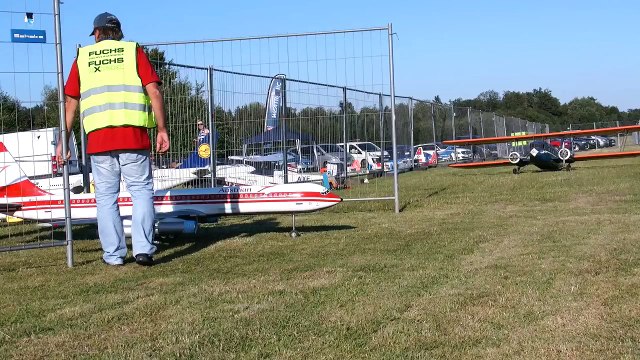 BOEING 707 AUSTRIAN AIRLINES GIANT RC AIRLINER MODEL DEMO FLIGHT / RC Airshow Airliner Mee