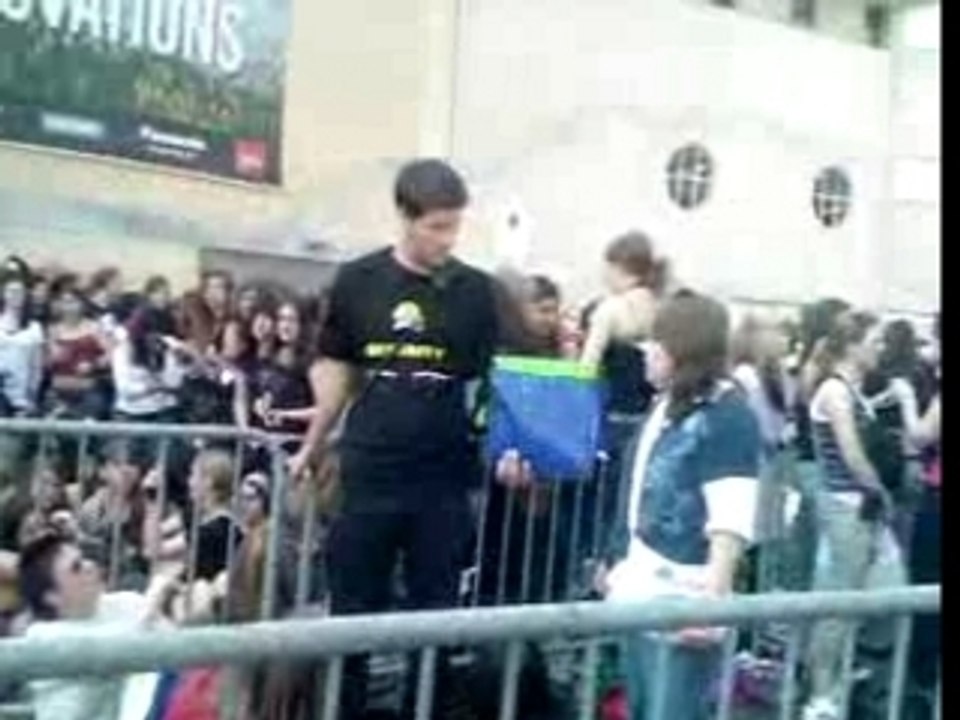 Nous dehors devant l'Hallenstadion
