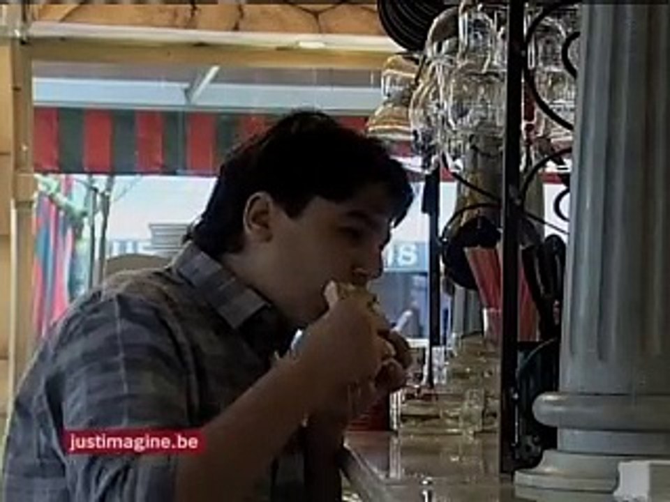 Eat Burger Prank