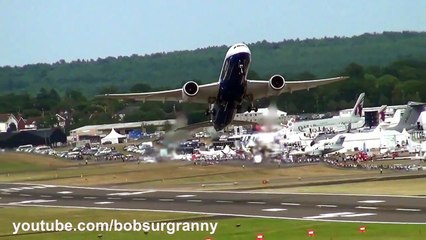 Un avion de ligne décolle à la verticale