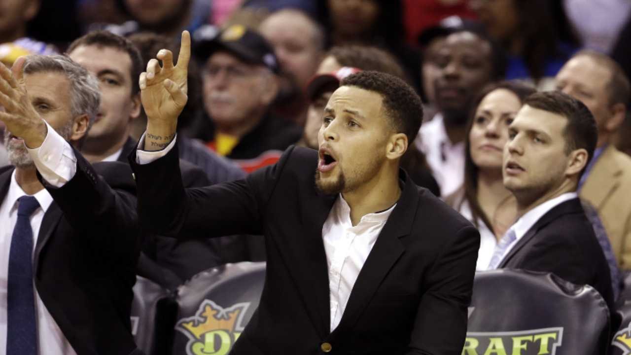 For Three: Curry Sits, Klay Takes Over