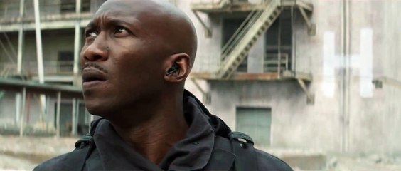 The Hunger Games: Mockingjay Part1 - Airstrike Sneak Peek