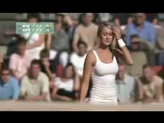 B00B show | A T SHIRT EXCHANGE AFTER MATCH BETWEEN TWO TENNIS STARS on field