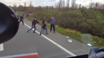 Un chauffeur routier vs Migrants à Calais
