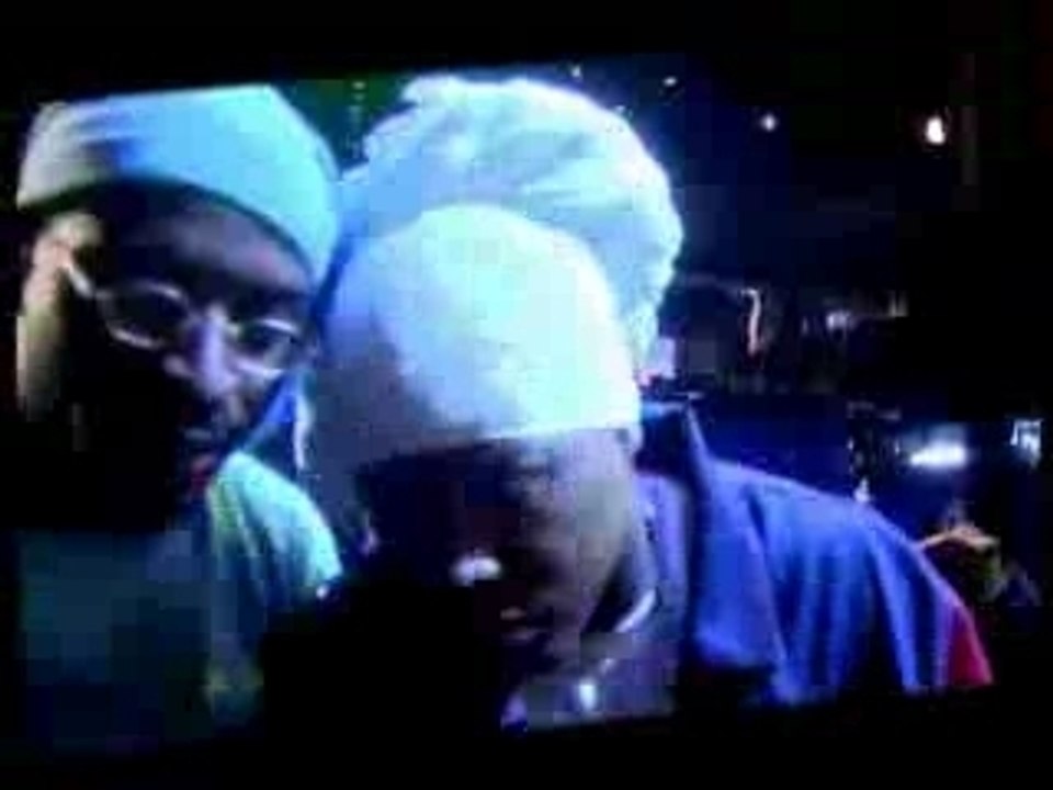 Riddla & Fuckly - Es Zot Paré (Clip)