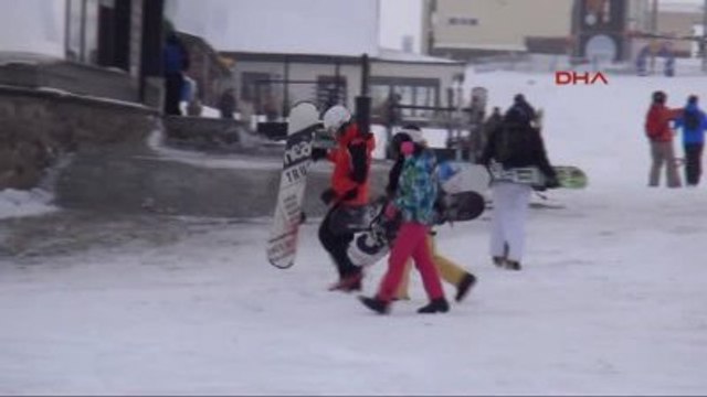 Kayseri Erciyes?te Sönük Yılbaşı