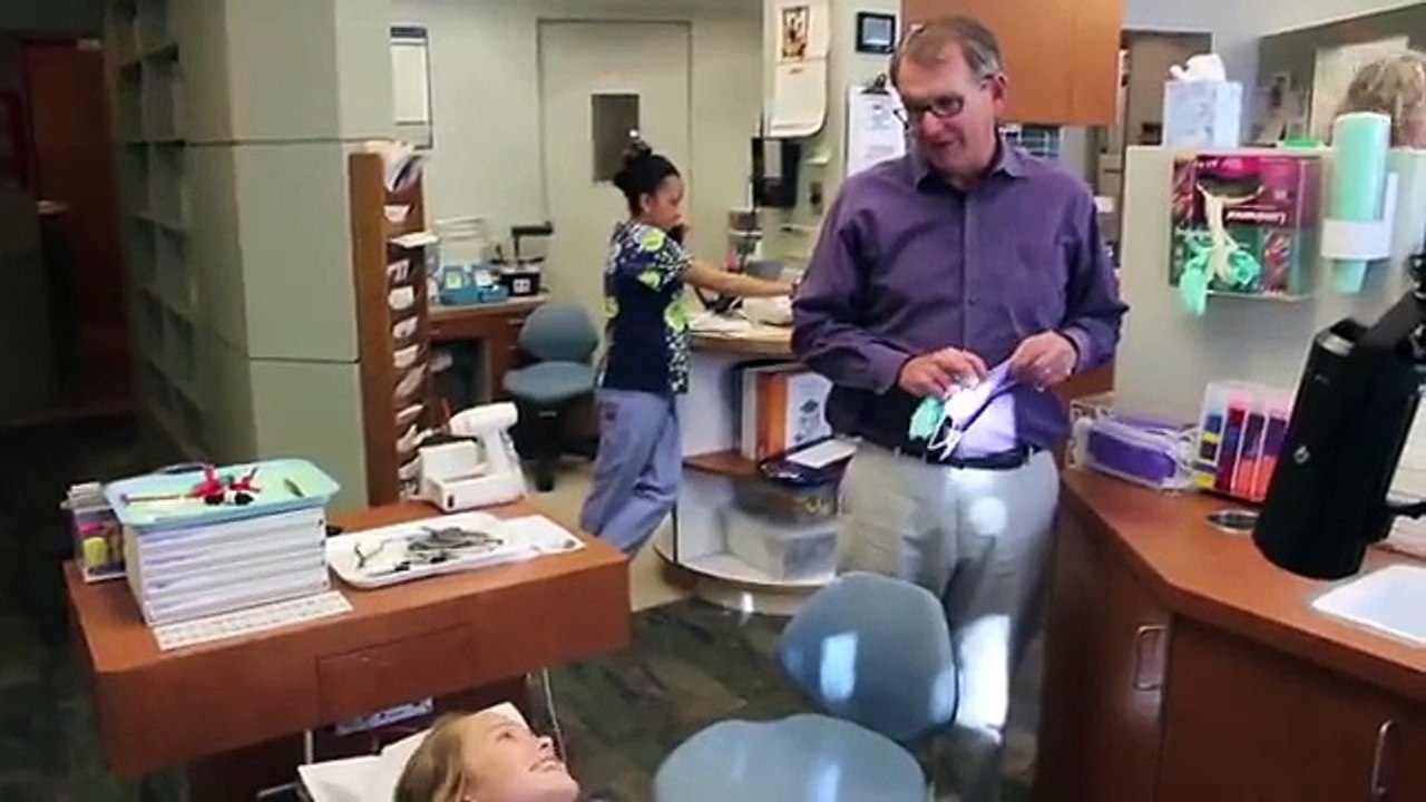 Lia gets Braces-!