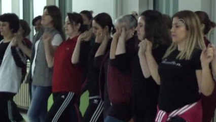 Altın Kızlar" Halk Oyunları ile Sosyalleşiyor