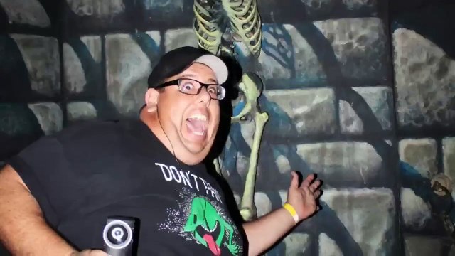 Snow Nerd Family Walks Snow Whites Scary Adventure Disneyland Adventure