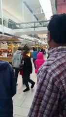 Así fue como una patineta electrónica se incendió en pleno centro comercial