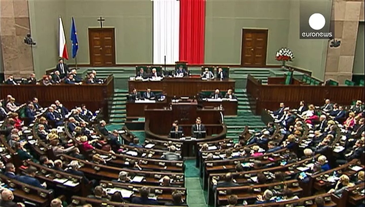 Polen: parlament stimmt für umstrittene medienreform