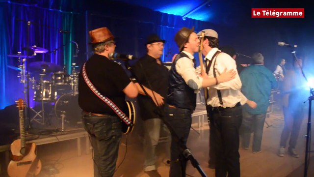 Caudan (56). Saint-Sylvestre : 1.400 danseurs au fest-noz