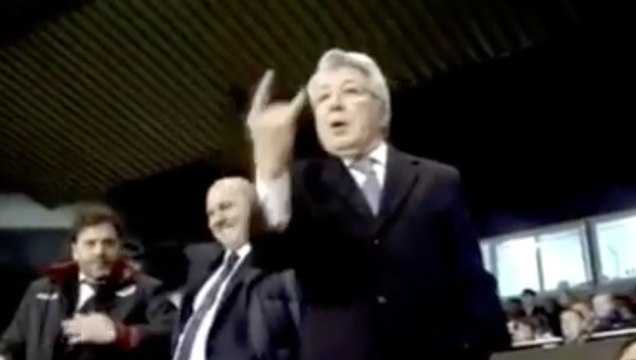 Enrique Cerezo pète les plombs face aux supporters du Rayo Vallecano