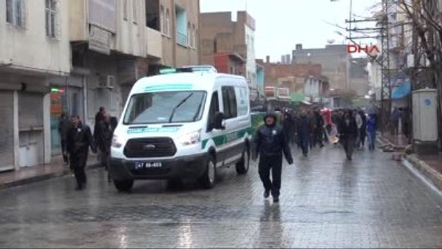 Nusaybin Çatışmada Ölen PKK'lı Kadın Teröristin Nusaybin'deki Cenazesinde Olay Çıktı