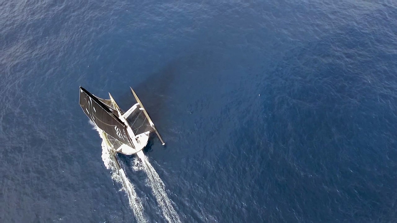 Trophée Jules-Verne. Nouvel an à bord de Spindrift 2