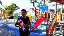 Nail Baba Pepee ve Leli ile çocuk parkında. Çizgi film oyuncakları. Çocuklar için vi