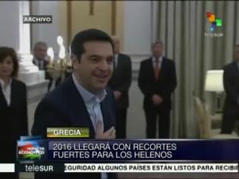 Grecia cederá ante presiones de la Troika y recortará presupuestos