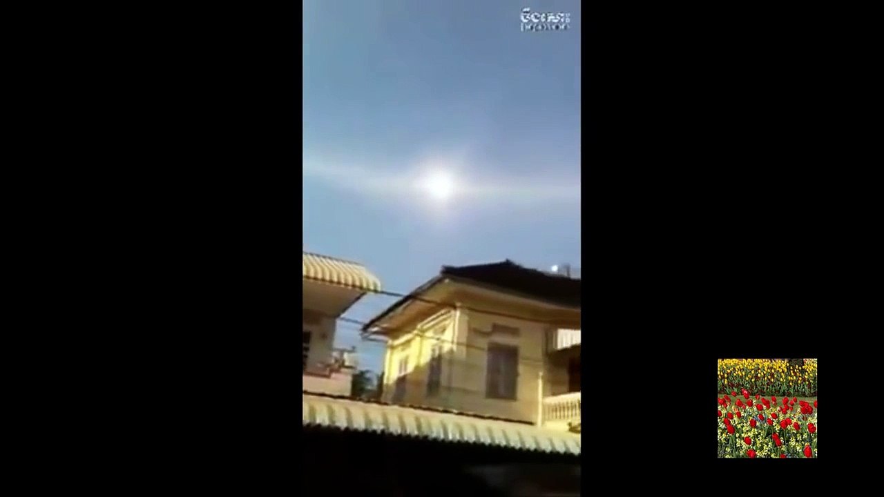 Five huge Ufos covering the sky - Ufo sightings video - July 2015