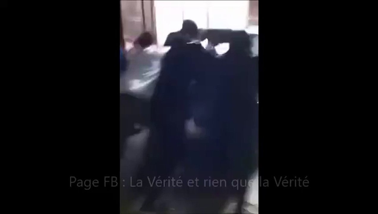 Nouvel an 2016 : une voiture poussée dans les e...