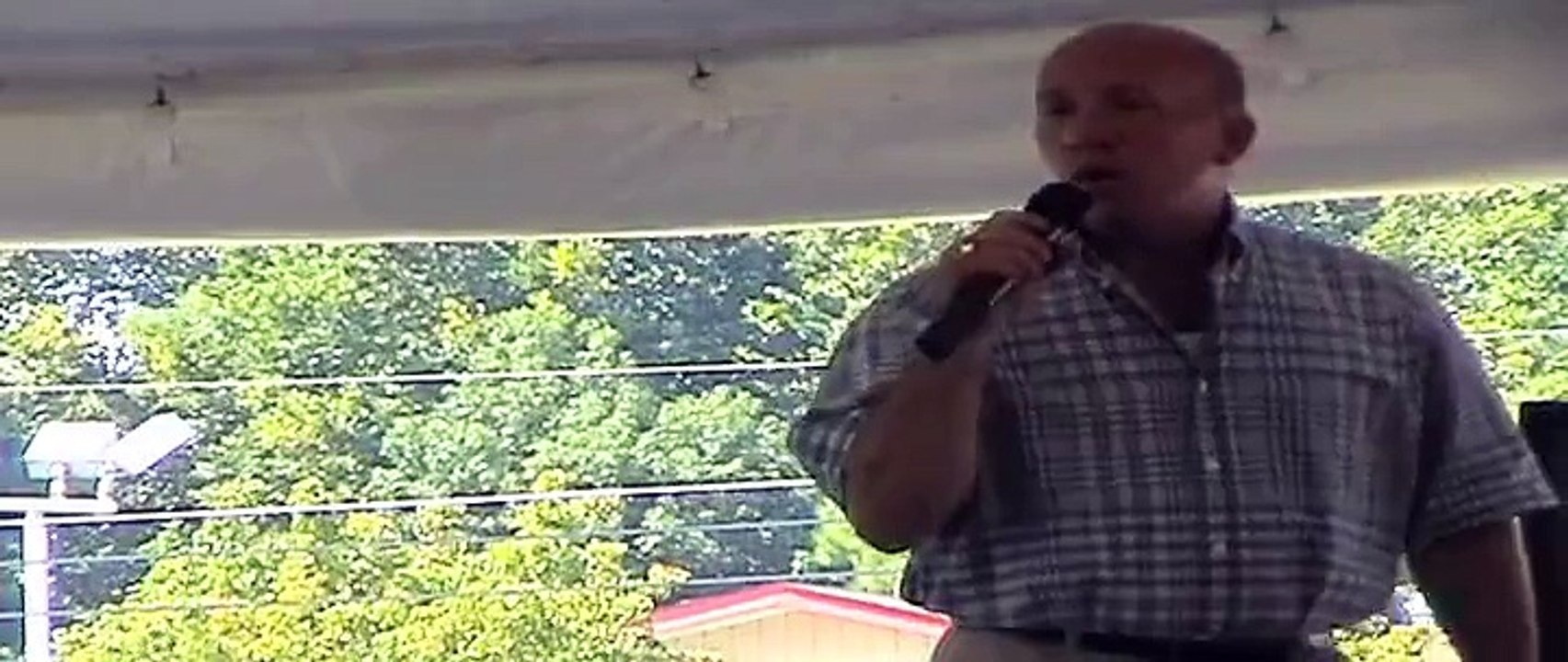 Danny McCorkle sings 'Tomorrow Never Comes' Elvis Week 2004