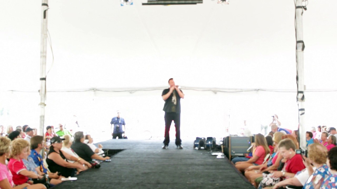 Scott Michael sings 'Long Black Limousine' Elvi...