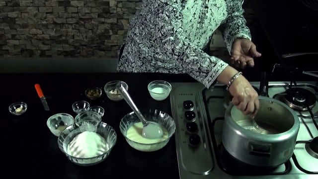 Eggless Cake in Pressure Cooker - How to make eggless cake in pressure cooker