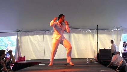 Casper Slee sings 'Polk salad Annie' Elvis Week 2008