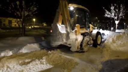Hasta Çocuk İş Makinesiyle Hastaneye Ulaştırıldı