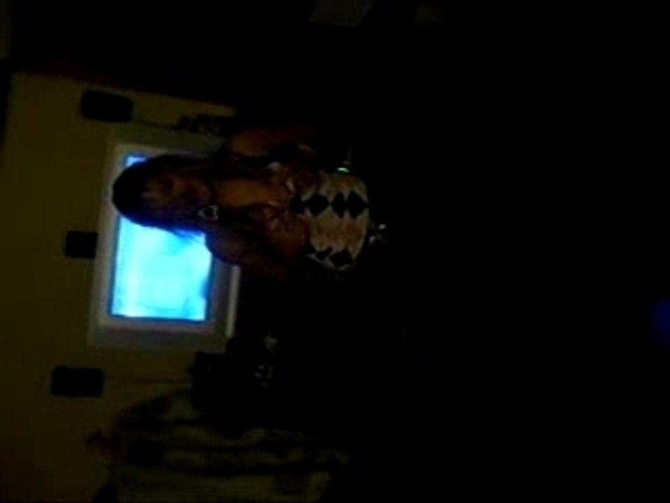 lya entrain de danser
