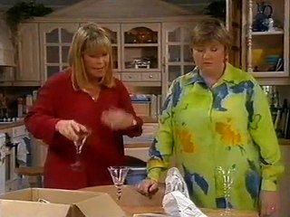 Birds Of A Feather - S08E03 - The Maids Of Ongar