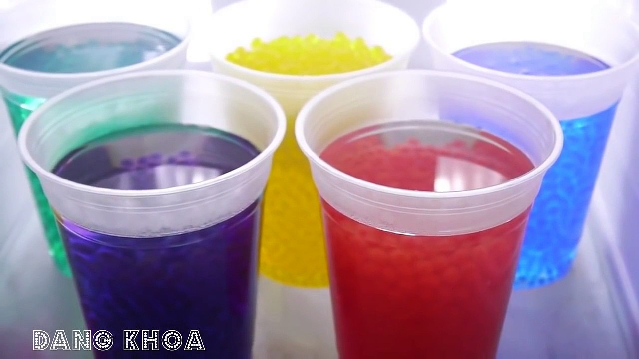 Đồ chơi Orbeez Freeze cho các hạt trân châu đông lạnh nở trong nước rất đẹp