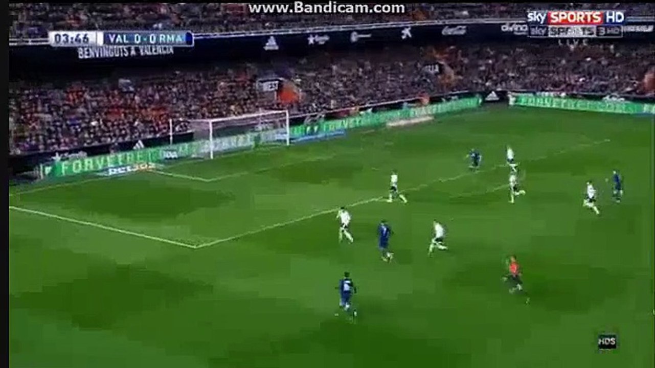 Cristiano Ronaldo Incredible Miss Valencia 0-0 Real Madrid 03-01-2015