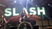 Slash reprend "Ace of Spades" en hommage à Motörhead