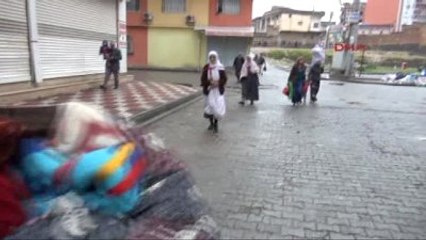 Cizre Çatışmaların Sürdüğü Cizre'den Vatandaşlar Kaçıyor-2