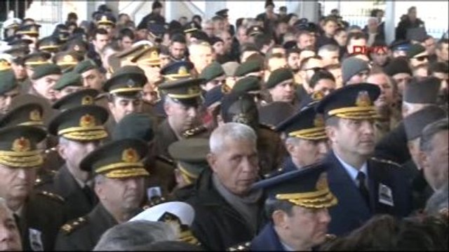 İzmir Şehit Polis Memuru Erol Aktürk İçin İzmir'de Cenaze Töreni Düzenlendi-1