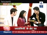 Swara ko Jalane ke liye Sanskar ne Karvayi Apni Sagai Ki Taiyaari Swara se 2nd January 2016 Swaragini