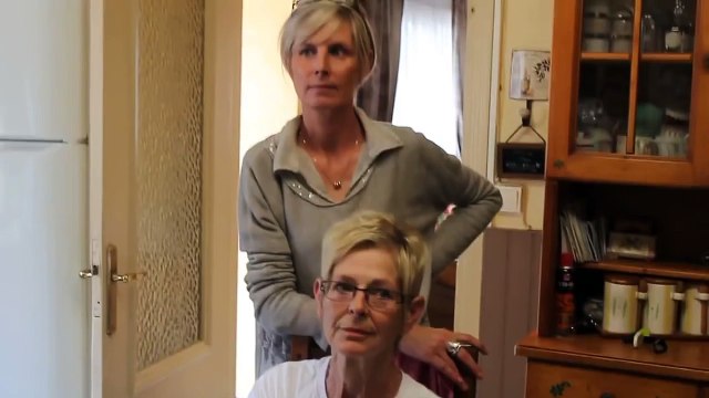 Calais - Cri de détresse - 3000 migrants harcèlent ma maman ! A diffuser en MASSE !