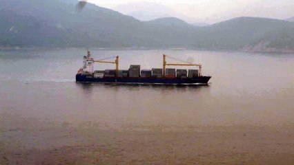 mcc shenzhen arriving in hong kong east lamma channel